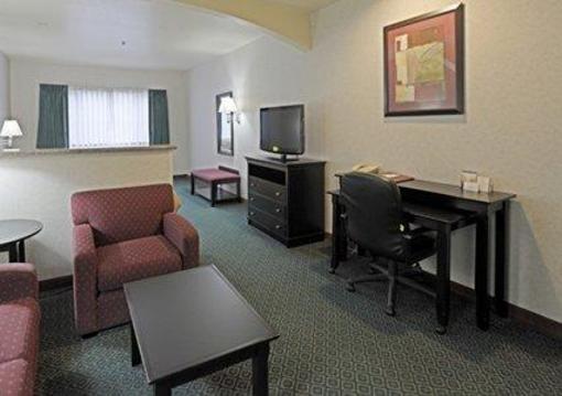 фото отеля Comfort Suites Portland Airport