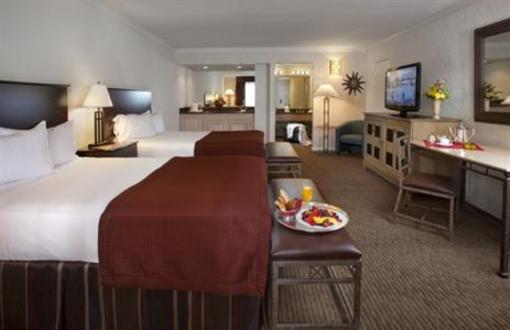 фото отеля Scottsdale Plaza Resort