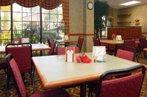 фото отеля Candlewood Suites Airport Fort Lauderdale