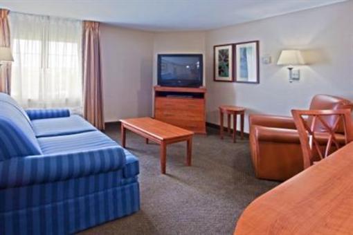 фото отеля Candlewood Suites Airport Fort Lauderdale