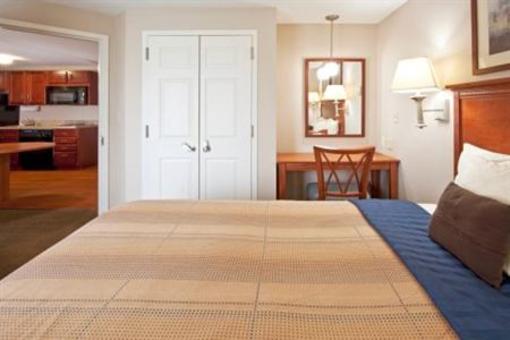 фото отеля Candlewood Suites Airport Fort Lauderdale