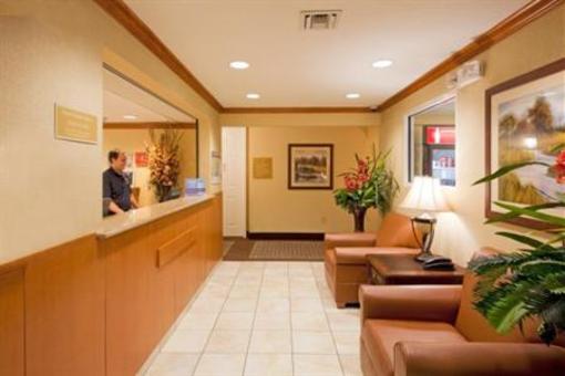фото отеля Candlewood Suites Airport Fort Lauderdale
