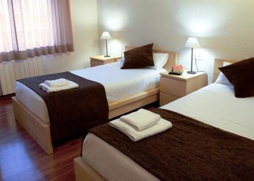 фото отеля Apartamentos Madanis L'Hospitalet de Llobregat