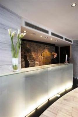 фото отеля Apartamentos Madanis L'Hospitalet de Llobregat
