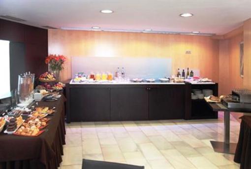 фото отеля Apartamentos Madanis L'Hospitalet de Llobregat