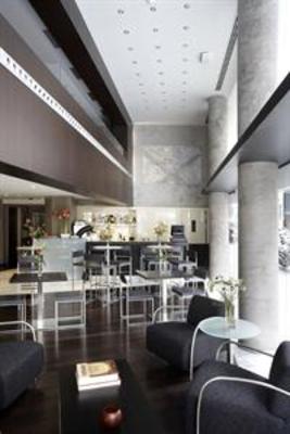 фото отеля Apartamentos Madanis L'Hospitalet de Llobregat