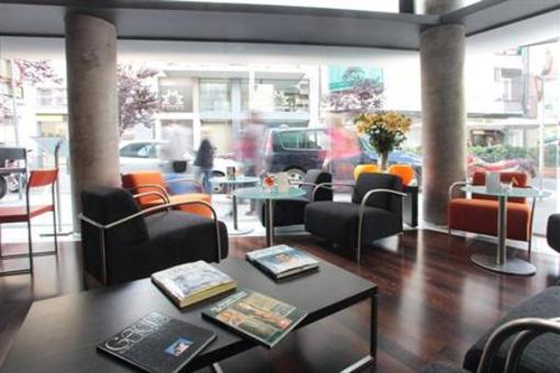 фото отеля Apartamentos Madanis L'Hospitalet de Llobregat