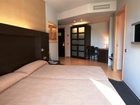 фото отеля Apartamentos Madanis L'Hospitalet de Llobregat