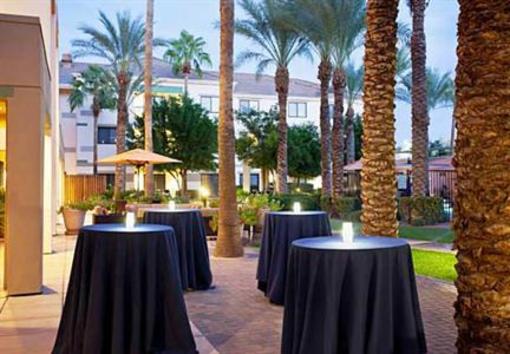 фото отеля Courtyard by Marriott Phoenix Chandler