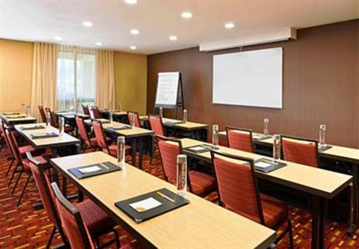 фото отеля Courtyard by Marriott Phoenix Chandler