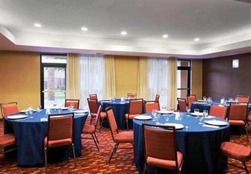 фото отеля Courtyard by Marriott Phoenix Chandler