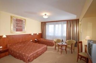 фото отеля Hotel Charles Budapest