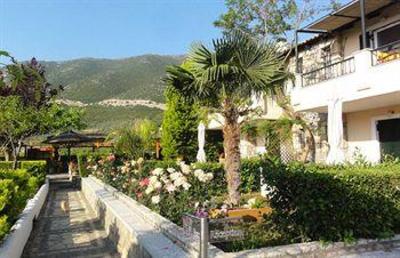 фото отеля Sunny Garden Apartments