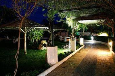 фото отеля Sunny Garden Apartments
