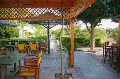 фото отеля Sunny Garden Apartments