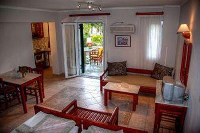 фото отеля Sunny Garden Apartments