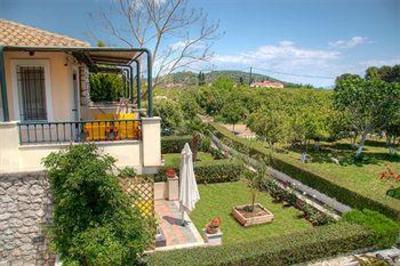 фото отеля Sunny Garden Apartments
