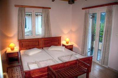 фото отеля Sunny Garden Apartments