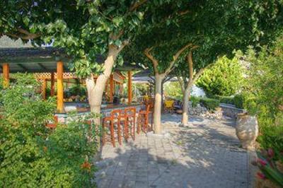фото отеля Sunny Garden Apartments