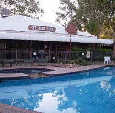 фото отеля Heavitree Gap Outback Resort