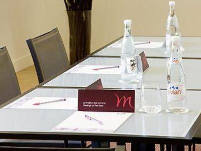 фото отеля Mercure Aix En Provence Ste Victoire Hotel Chateauneuf-le-Rouge