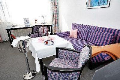 фото отеля Elbotel Hotel-Restaurant Rostock