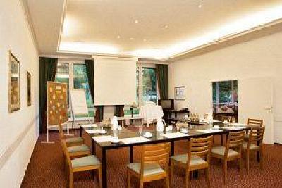 фото отеля Elbotel Hotel-Restaurant Rostock