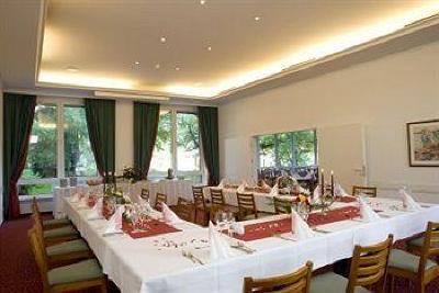 фото отеля Elbotel Hotel-Restaurant Rostock