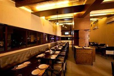 фото отеля Coraltree Hotel Bangalore