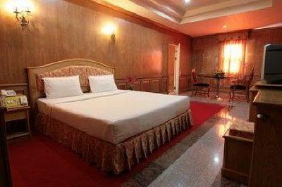 фото отеля 13 Coins Airport Hotel Ngam Wong Wan Nonthaburi