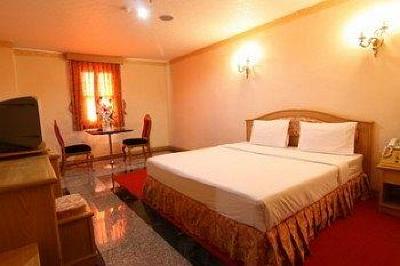 фото отеля 13 Coins Airport Hotel Ngam Wong Wan Nonthaburi