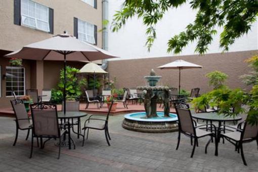 фото отеля Quality Inn Downtown Victoria