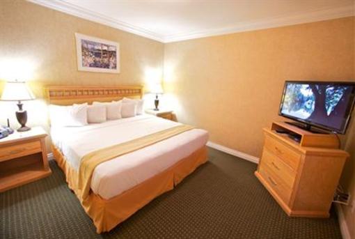 фото отеля Quality Inn Downtown Victoria