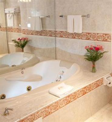 фото отеля Quality Inn Downtown Victoria