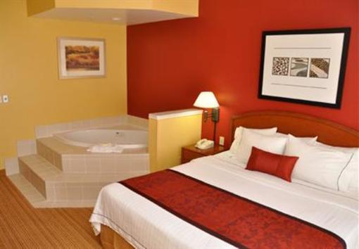 фото отеля Courtyard Hotel Bryan College Station