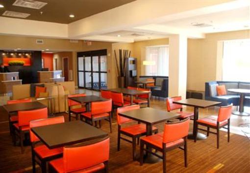 фото отеля Courtyard Hotel Bryan College Station
