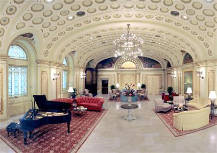 фото отеля Tremont Plaza Hotel