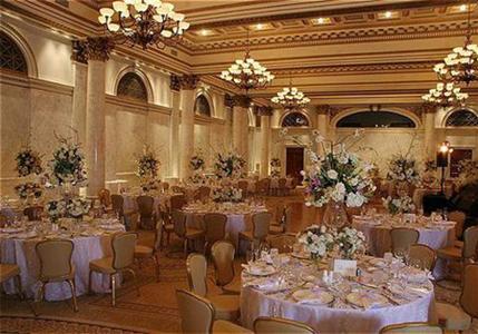 фото отеля Tremont Plaza Hotel