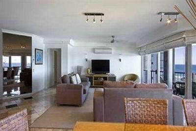 фото отеля Oceana on Broadbeach