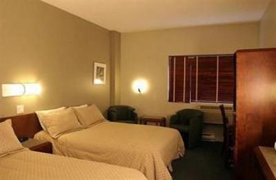 фото отеля Hotel Dauphin Montreal - Longueuil