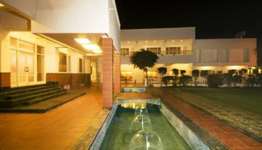 фото отеля Grand Hotel Agra