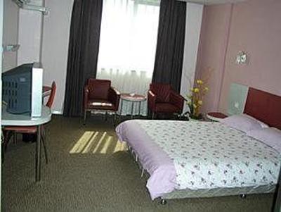 фото отеля Motel 168 yiwu