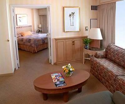 фото отеля DoubleTree Suites by Hilton Santa Monica