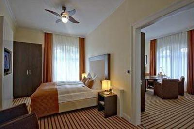 фото отеля Insel Hotel Bonn