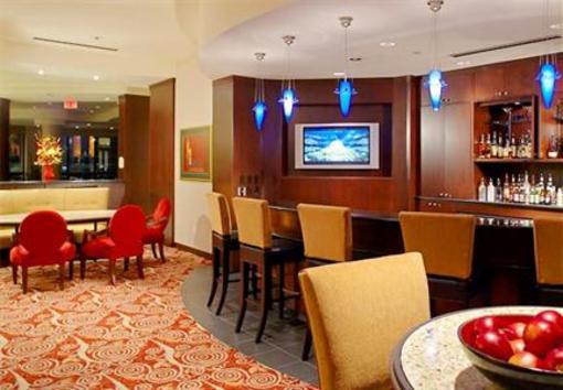 фото отеля Courtyard by Marriott Pittsburgh West Homestead/Waterfront