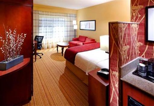 фото отеля Courtyard by Marriott Pittsburgh West Homestead/Waterfront