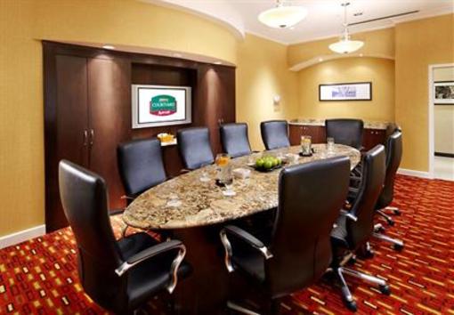 фото отеля Courtyard by Marriott Pittsburgh West Homestead/Waterfront
