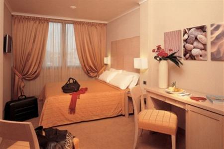 фото отеля Hotel Mach 2 Rome - Airport