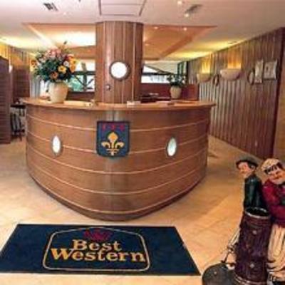 фото отеля BEST WESTERN Bed & Suites Gemenos
