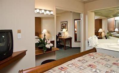 фото отеля Stage West All Suite Hotel
